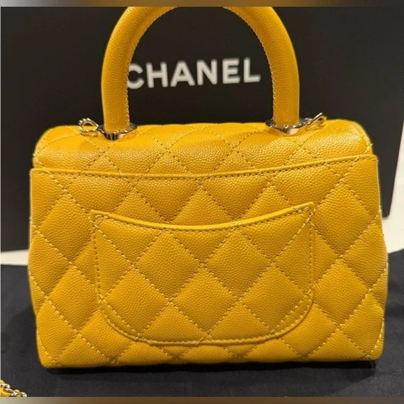 Chanel yellow Quilted Crossbody Bag - Picture 4 of 8